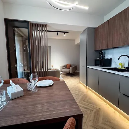 Yin 22nd Floor Panoramic View & King Bed, Parking