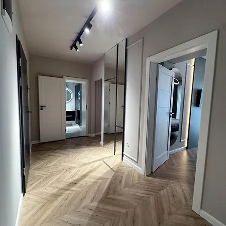 Yin 22nd Floor Panoramic View & King Bed, Parking