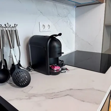 Yin 22nd Floor Panoramic View & King Bed, Parking Apartment