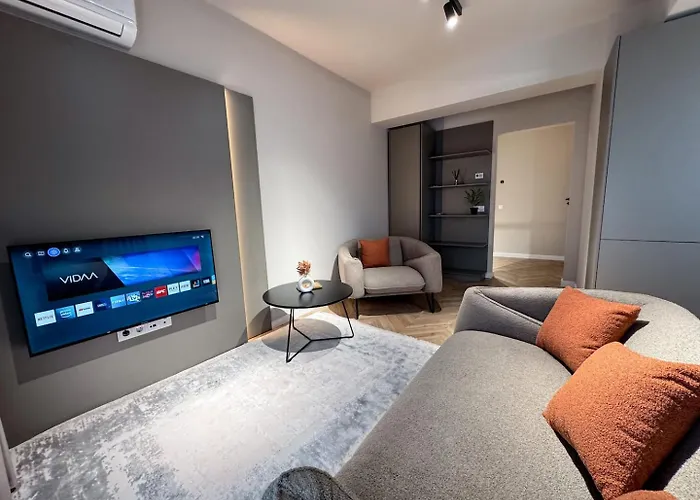 Yin 22nd Floor Panoramic View & King Bed, Parking