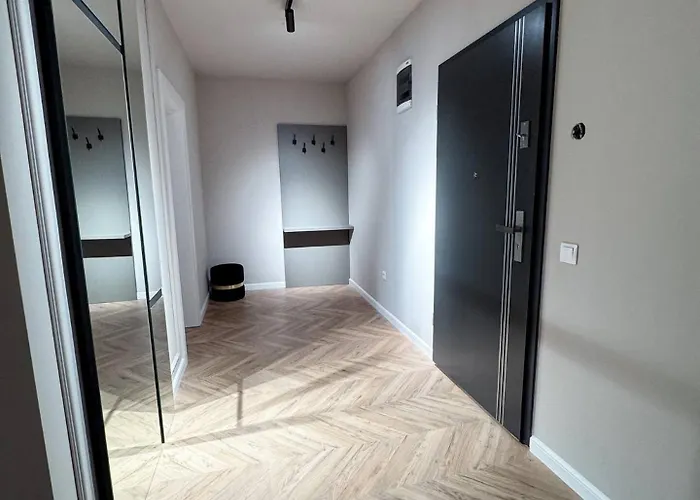 Yin 22nd Floor Panoramic View & King Bed, Parking *