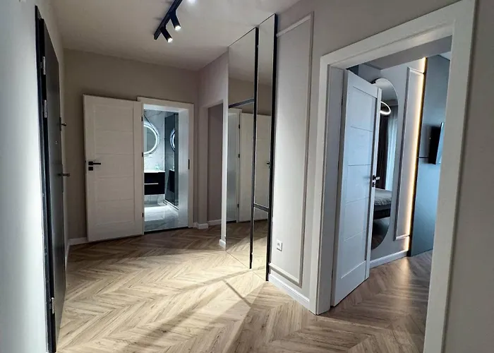 Yin 22nd Floor Panoramic View & King Bed, Parking