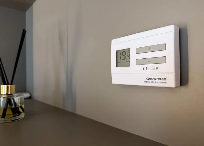 Yin 22nd Floor Panoramic View & King Bed, Parking דירה *