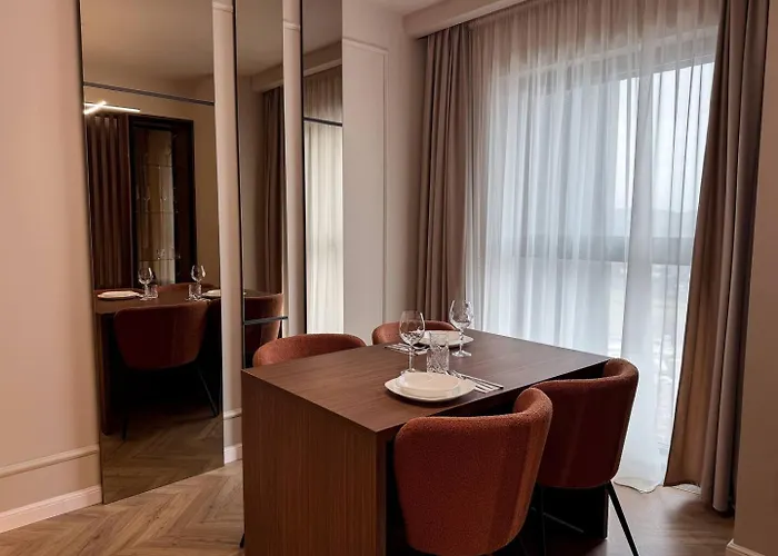 Yin 22nd Floor Panoramic View & King Bed, Parking דירה *